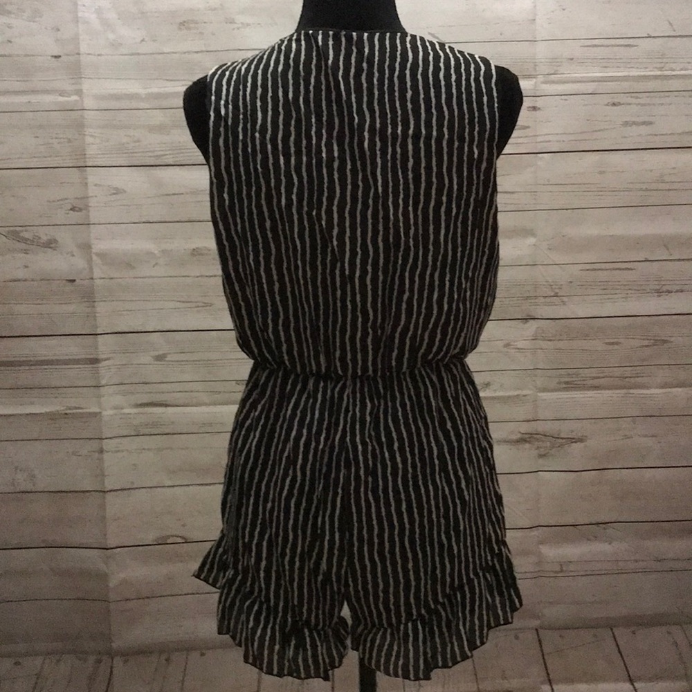 Zebra romper - Picture 4 of 5